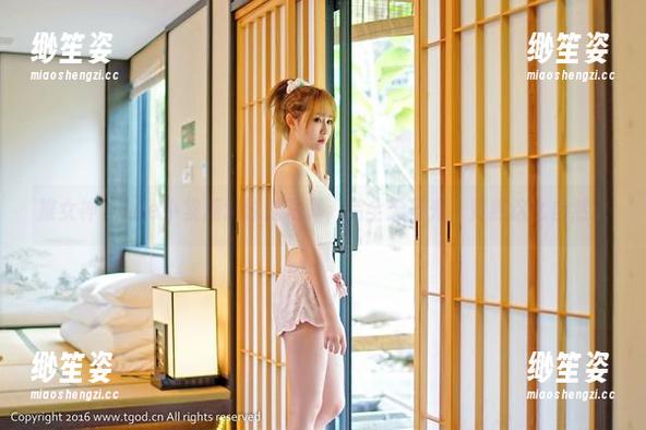 推女神 - Lee小棠湖边泳池写真，完全无圣光，竟然这么自然。