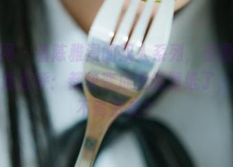 果团网 – 看陈雅漫的双人系列，资源丰富到让我直呼：都快变成我的壁纸了，这算不算赞美？