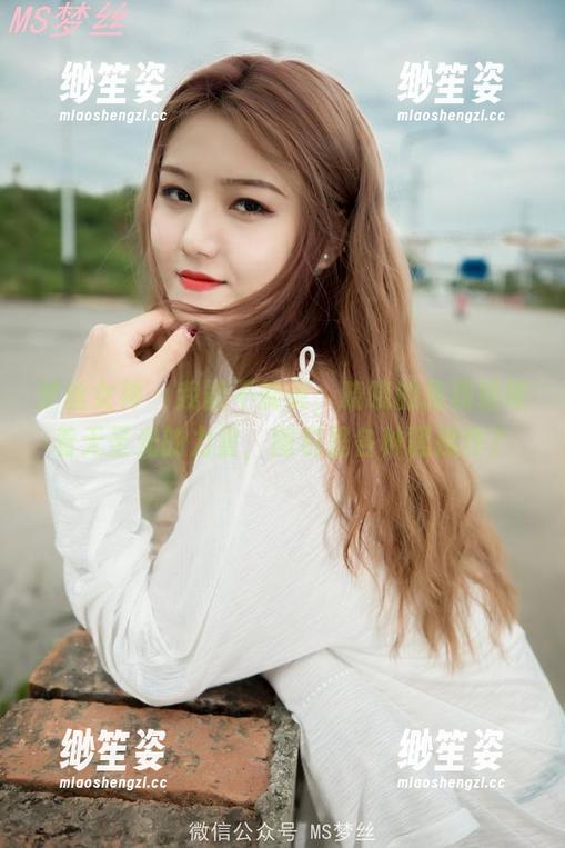 梦丝女神-晓晓 梦丝女神 - 我能不能说,晓晓的高跟鞋带着无圣光的力量,图包里各种骚操作?