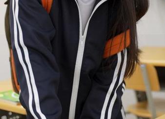 模范学院 – 看到伊小七MoMo的礼服写真，难道我只有默默为壁纸心碎的吗？