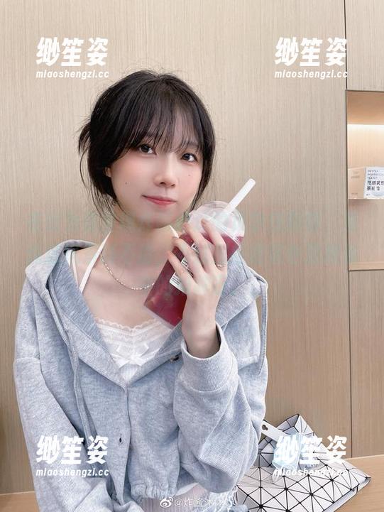 炸酱沐沐 在线为你呈现炸酱沐沐的贝尔法斯特,虽说这风景真不错,不过那些建筑也没想象中的招牌呀。