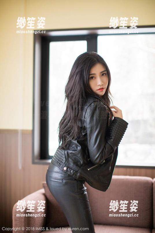 爱蜜社-vetiver嘉宝贝儿 爱蜜社 - vetiver嘉宝贝儿的白裙新姿——又是一波写真集更新,果然有她的独特风韵!