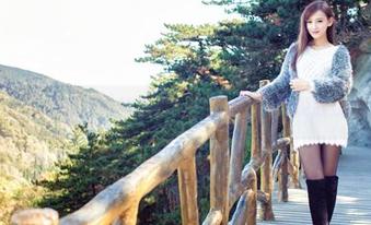 爱蜜社 – “夏天”的温心怡泳池美图，别说我没提醒你