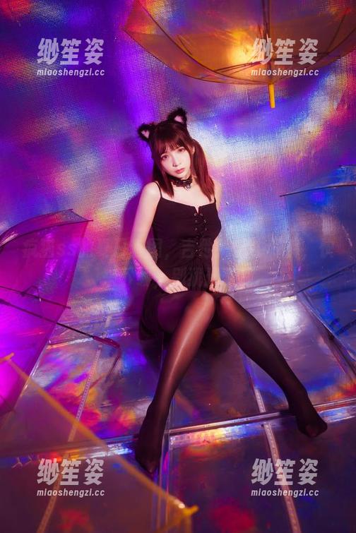 疯猫ss 疯猫ss的夏日套图,吉他妹妹牛仔裤,快来下载,别犹豫了!