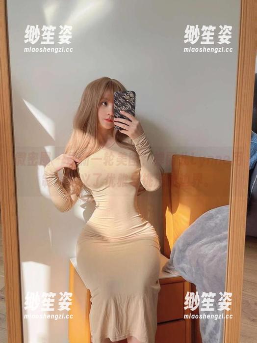 禅雨儿Lynne 微密圈 - 最新一轮美图,禅雨儿Lynne用制服定义了优雅与挑逗的边界。