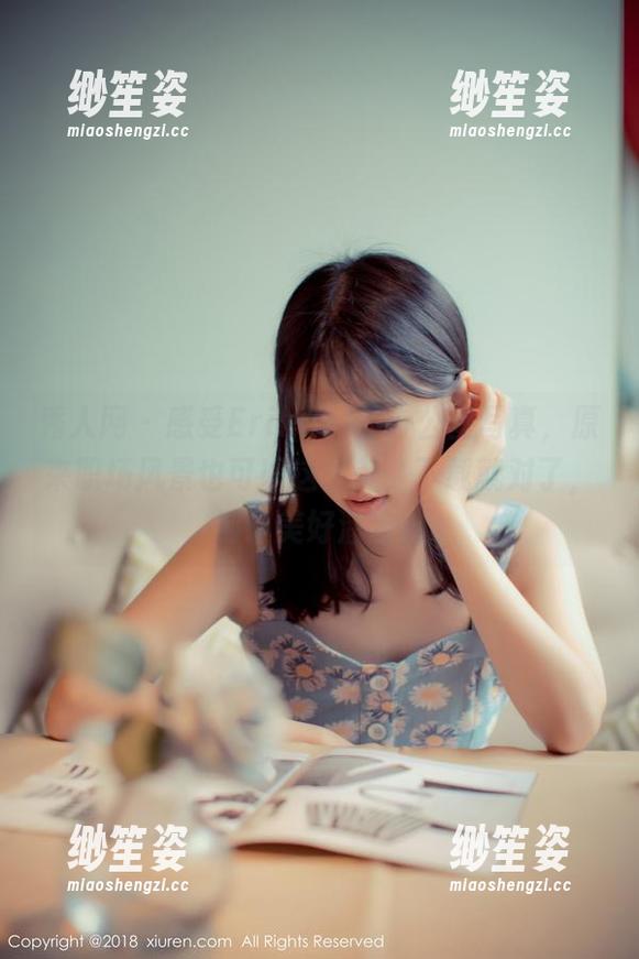 秀人网-Erikaki 秀人网 - 感受Erikaki的办公室写真,原来职场风景也可以这么美,下载就对了,别让美好溜走。
