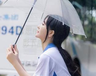 秀人网 – 伊思思niko的泳衣时代，光线倒影下的味道画像