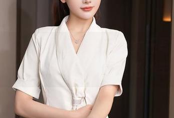 秀人网 – 轻轻松松看伊诺的女王写真，原图里的光影转瞬即逝却又格外丰盈！