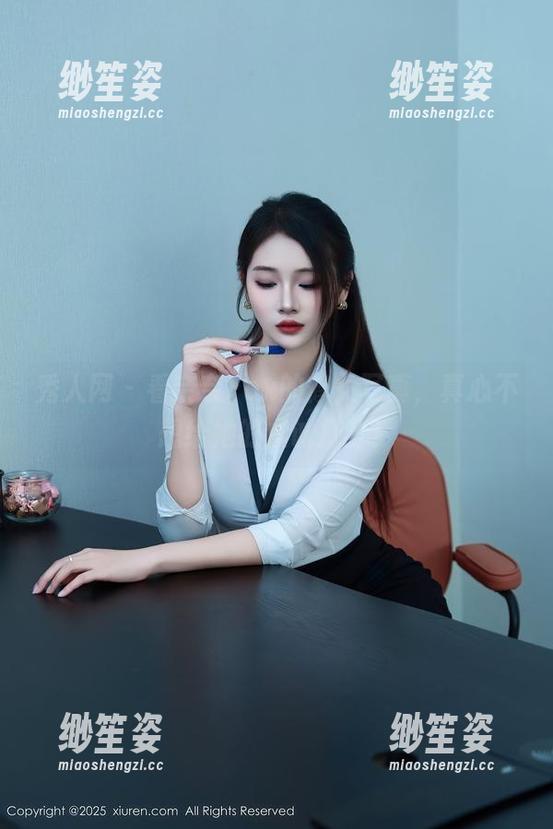 秀人网-奈奈Fox 秀人网 - 看奈奈Fox的修女写真,真心不想给她的虔诚打分!