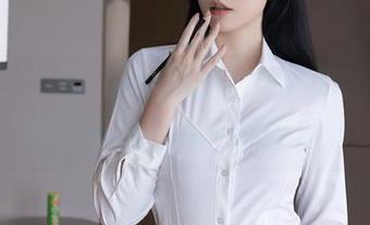 秀人网 – 媃柔rourou的定制吊带，图片里其实还有另外一层意思。