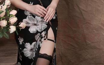 秀人网 – 女孩在岁小岁的私房里，原图真有神奇，我的一只拖鞋在哪？
