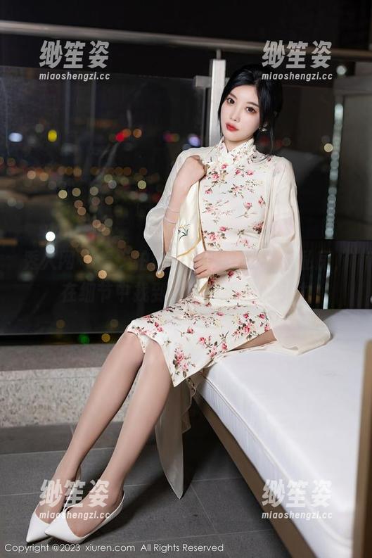秀人网-拍黄瓜girl 秀人网 - 看“拍黄瓜girl”的制服私房,在细节中找到一种说不出的引力