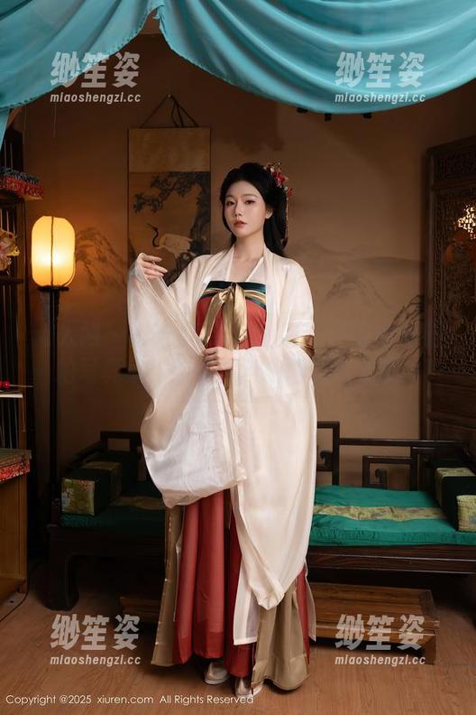 秀人网-美昕Yumi 秀人网 - 美昕Yumi大冒险:下载她的旅拍写真集,给你的自拍增添点灵魂!
