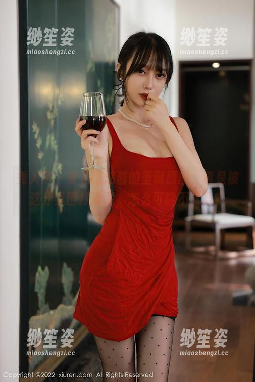 秀人网-萝莉悠悠酱 秀人网 - 萝莉悠悠酱的圣诞原图,真是被这分氛围打动了,怎么可能不下载?
