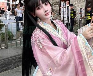 网盘里的时尚秘籍：全宇宙最美连衣裙，秋山AkI你敢不敢下载啊！