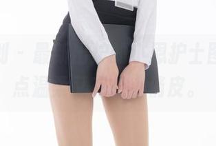 紧急企划 – 最新出炉的小恩护士图集，带点温柔又有点小俏皮。