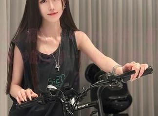 美图展现了腐团儿Ikaros的另一面，和服下那种微妙的安静…哎呀，是我多想了么？
