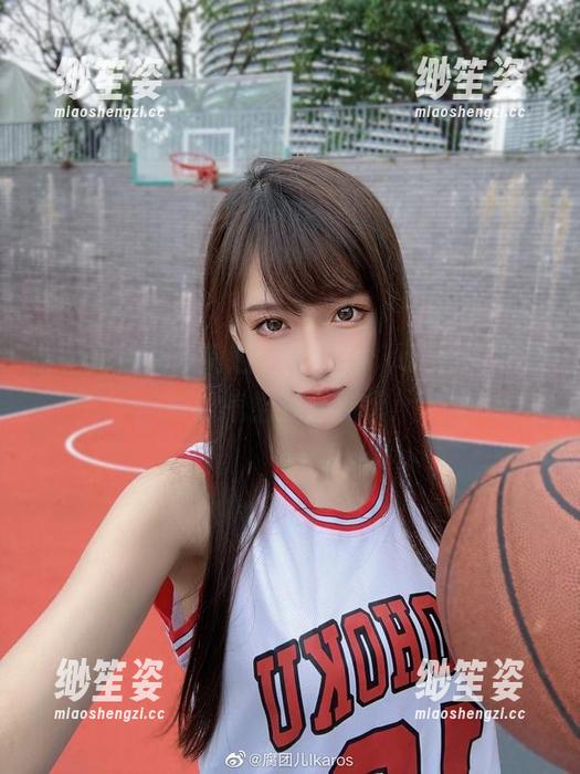 腐团儿Ikaros 这组高清艾米莉娅,腐团儿Ikaros要不要一口气给我整到爆!
