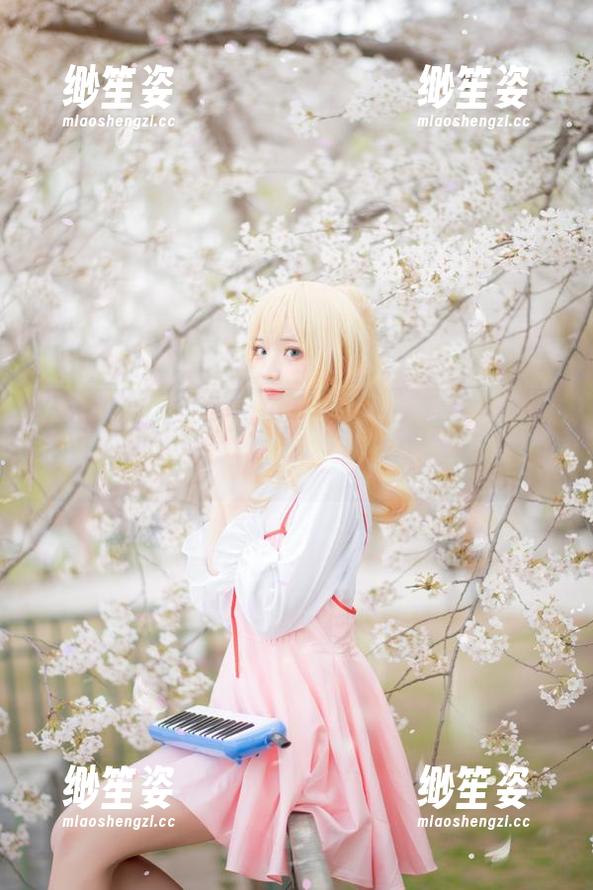 花柒Hana 看花柒Hana的全集写真:森森仙短款灵梦,掉进仙境里就别想出来了!