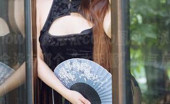 花漾show – 赵惟依coco图包：泳装秀，完全没有那个“水手服”的气质。