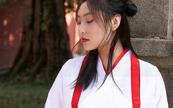 蜜桃社 – 美图吗？蜜蕊Mary的皮衣写真里，我觉得那种沉稳的反叛感挺有趣的。