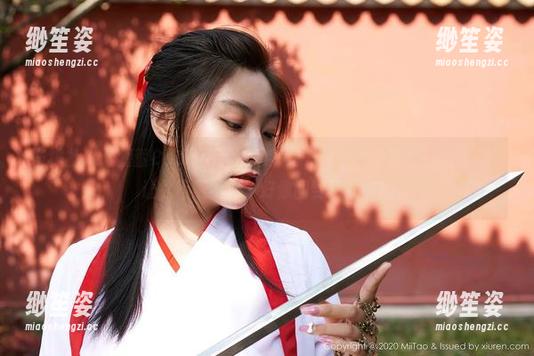 蜜桃社-陆萱萱Cecilia 蜜桃社 - 陆萱萱Cecilia的粉色梦游——原图来定心,精选内容让你不离不弃,好像回到了儿时!