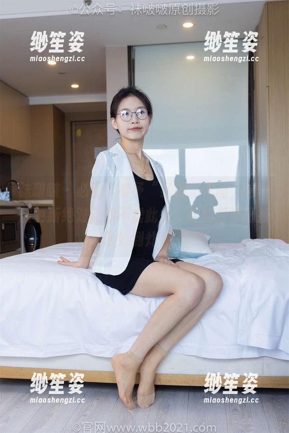 袜啵啵-稚予 袜啵啵 - 必看!稚予“红裙”作品,这一波更新绝对让你不虚此行,真的是修图技艺好到炸裂。