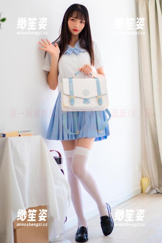 西瓜少女 第一眼看西瓜少女的写真集:清新JK,还能更清新吗?