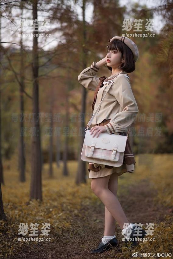 迷失人形QUQ 每次打开壁纸,看到迷失人形QUQ的美图,就想:这裤里丝的色彩真该给我点启发。