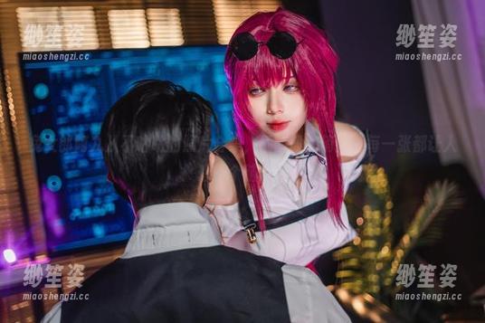 阿九从不咕咕 兔女郎阿九从不咕咕的照片合集,插画般的俏丽,每一张都让人想补个脑洞。