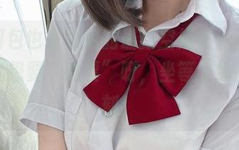 来自阿包也是兔娘的最新空姐照片，光看封面就想要“抢票”呀，坐等上线的那一刻！
