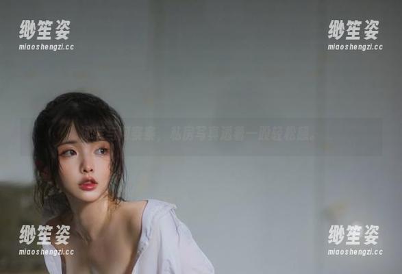 阿寨寨 泳装与阿寨寨,私房写真透着一股轻松感。
