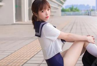 雯妹不讲道理从制服到图包，私拍甜蜜又“禁忌”