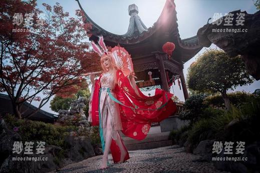 露儿大魔王 当露儿大魔王穿上制服,我的脑海里闪现出休闲办公的新潮流!cos合集必看!
