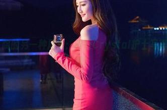 青豆客 – 医院的另一种风景：梓萱Crystal护士写真集等你来破解！