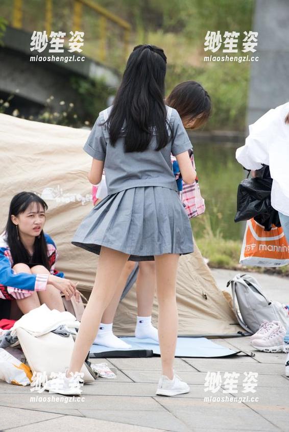 魔镜街拍-芝芝 魔镜街拍 - 终于找到蓝色泳衣的正确打开方式,芝芝的原图送给不怕冷的你!