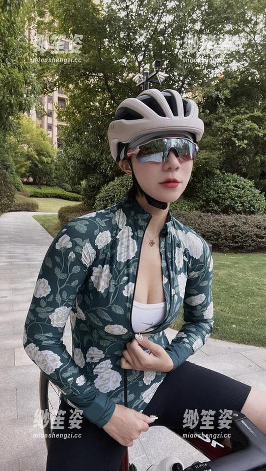 鹿瑶 微密圈 - 鹿瑶的婚纱—最新图库,让人不自觉想参观女神的衣橱!